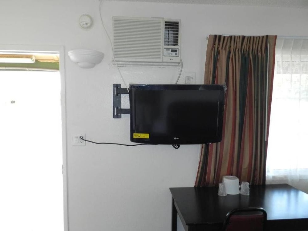 Starlite Motel - Property Image 8