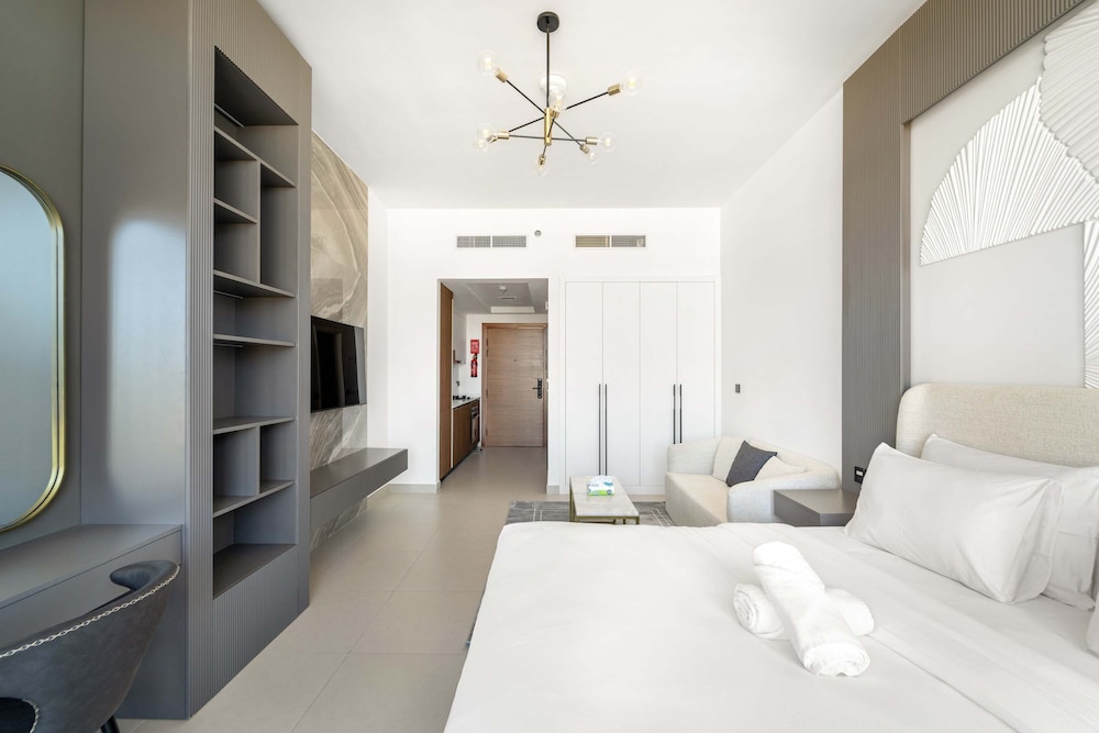 Charming new Studio With Pool and gym in Al Furjan