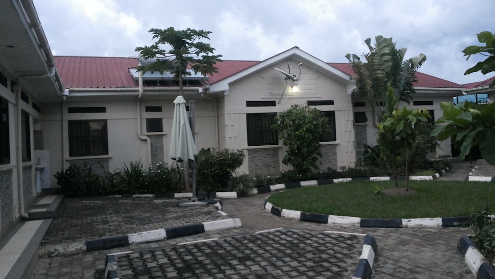 The Pearl Inn
