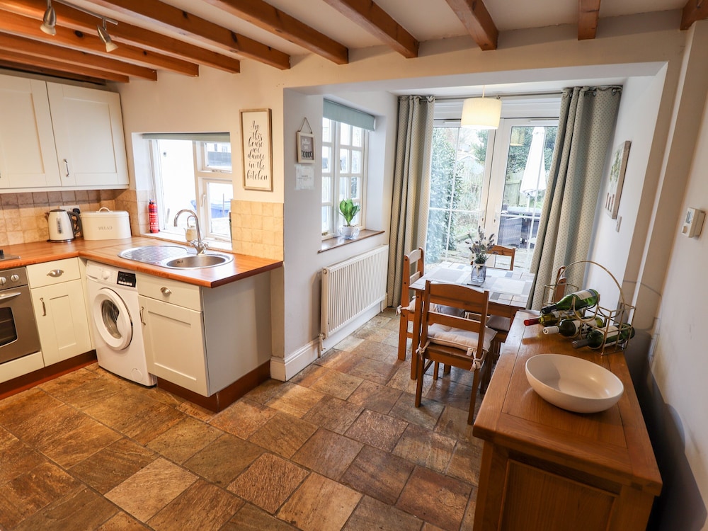 Thames Cottage