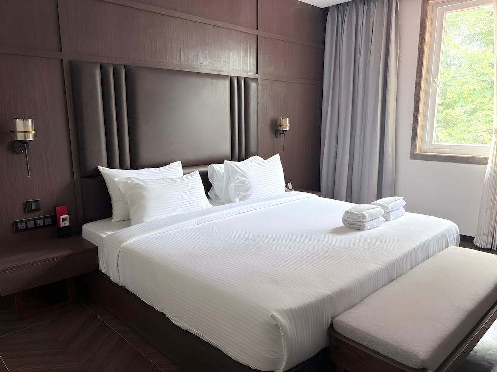 Lords Riverside Resort Muduba - A Wellness Nature Retreat
