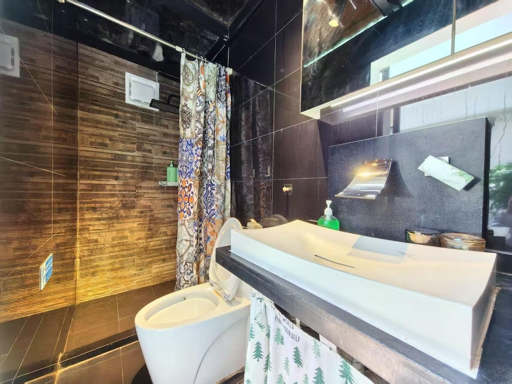Shanghai Hills & Aromahome Sunshine BnB
