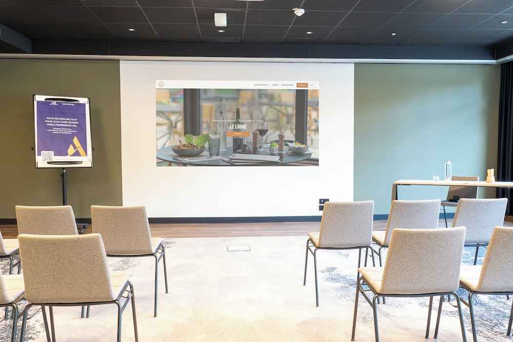 Saint-Etienne-du-Rouvray Vacations - Hotel Novotel Rouen Sud - Property Image 1