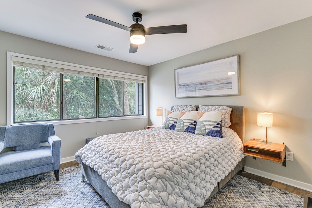 Walk to Community Beach: Coastal Carolina Condo