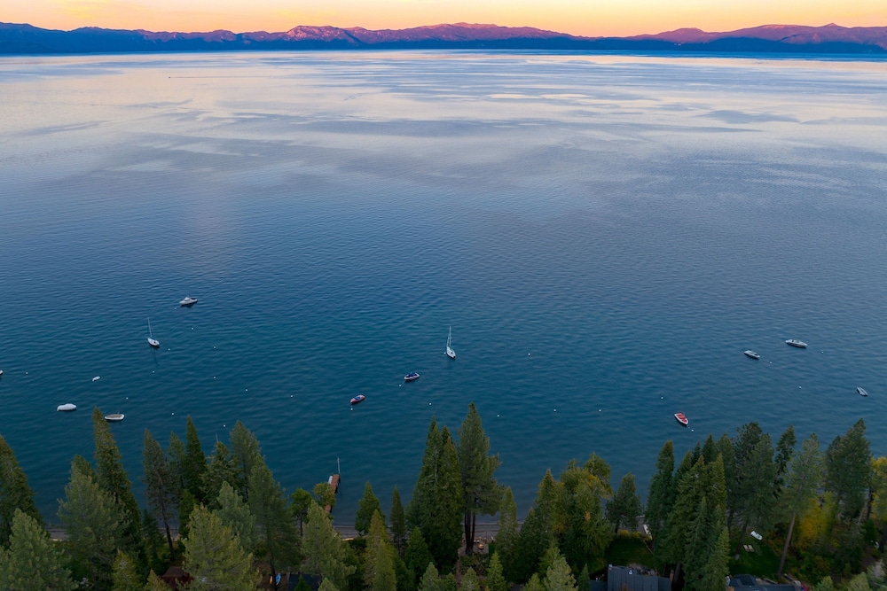 Homewood Lakefront by Avantstay Private Beach Lake Access Views