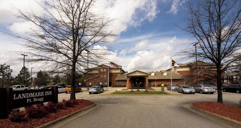 Fayetteville Vacations - Landmark Inn Fort Liberty - Property Image 17
