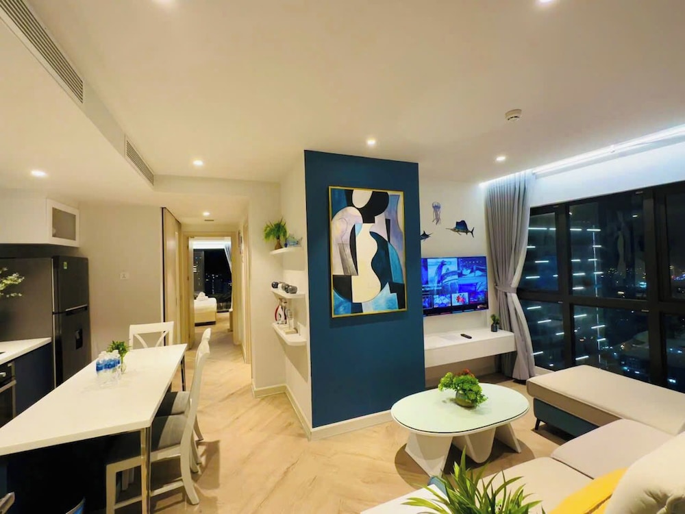 Gold Coast Balcony Serviced Apartment