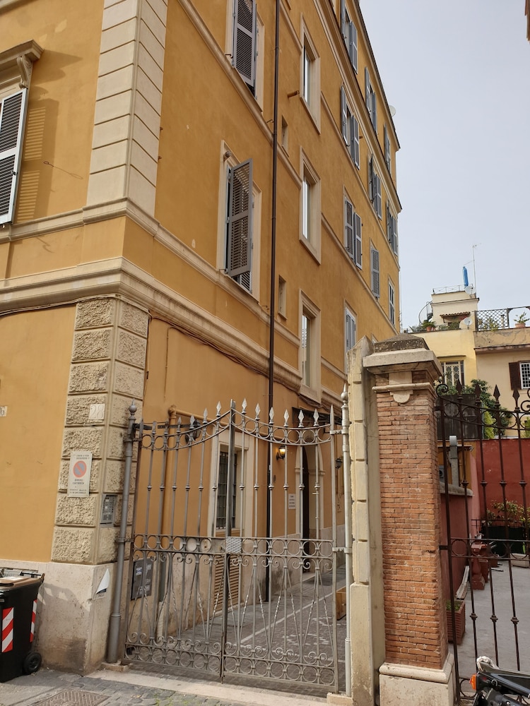 Secret rHome Colosseum