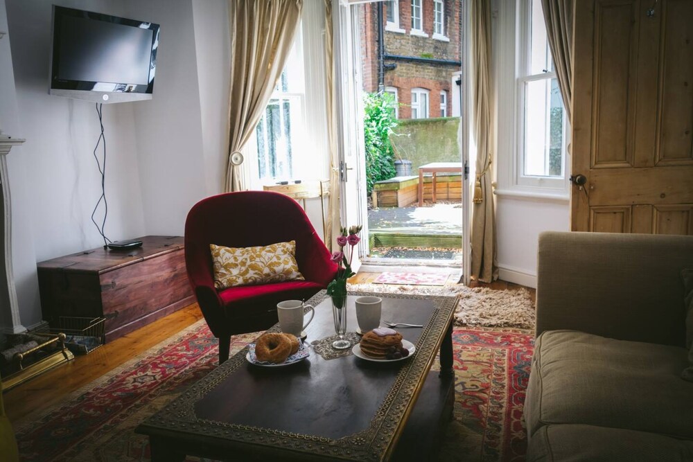 Charming 1 Bedroom Flat in Brook Green