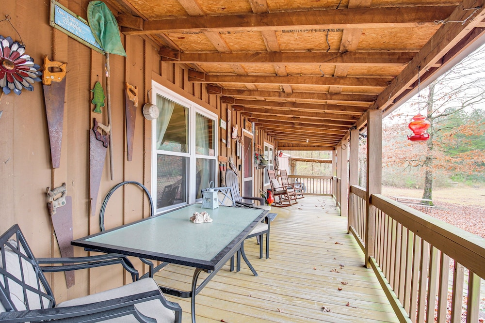 Kayak & Fish: Little River Canyon Lakefront Cabin