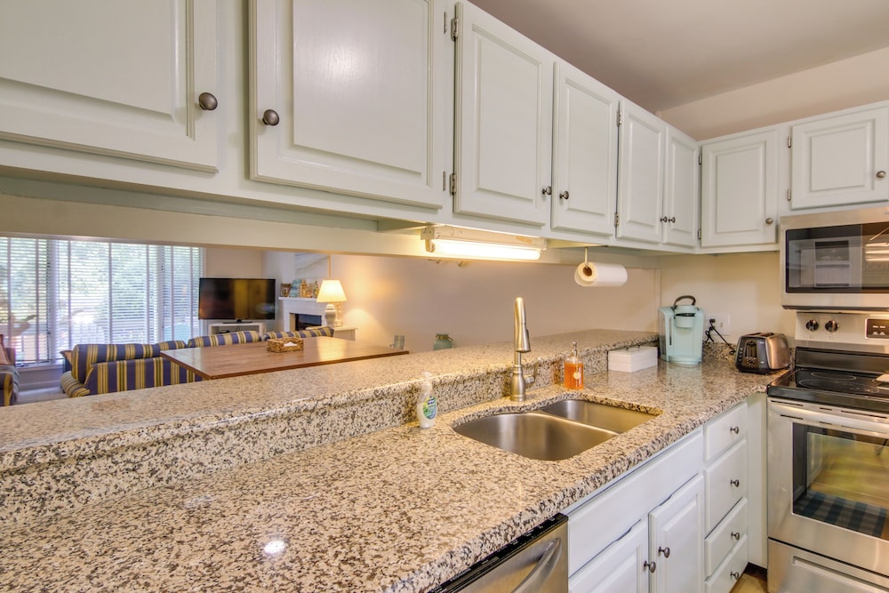1 Mi to Bethany Beach: Quiet Home w/ Pool Access