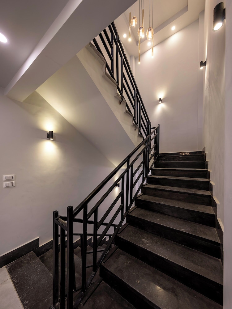 Travelholic Residence Golden Gates