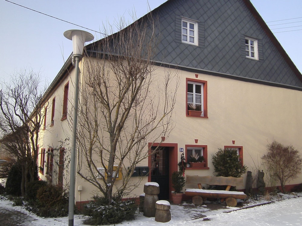 Apartment With Animal zoo and sun Terrace