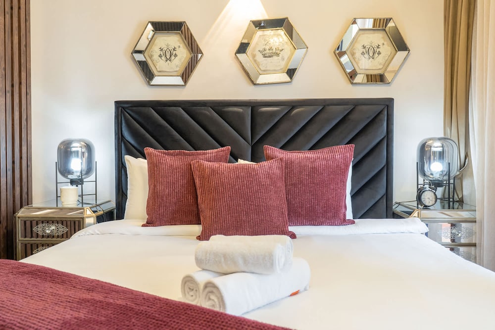 Extravagant Studio Stay for 2 in JVC