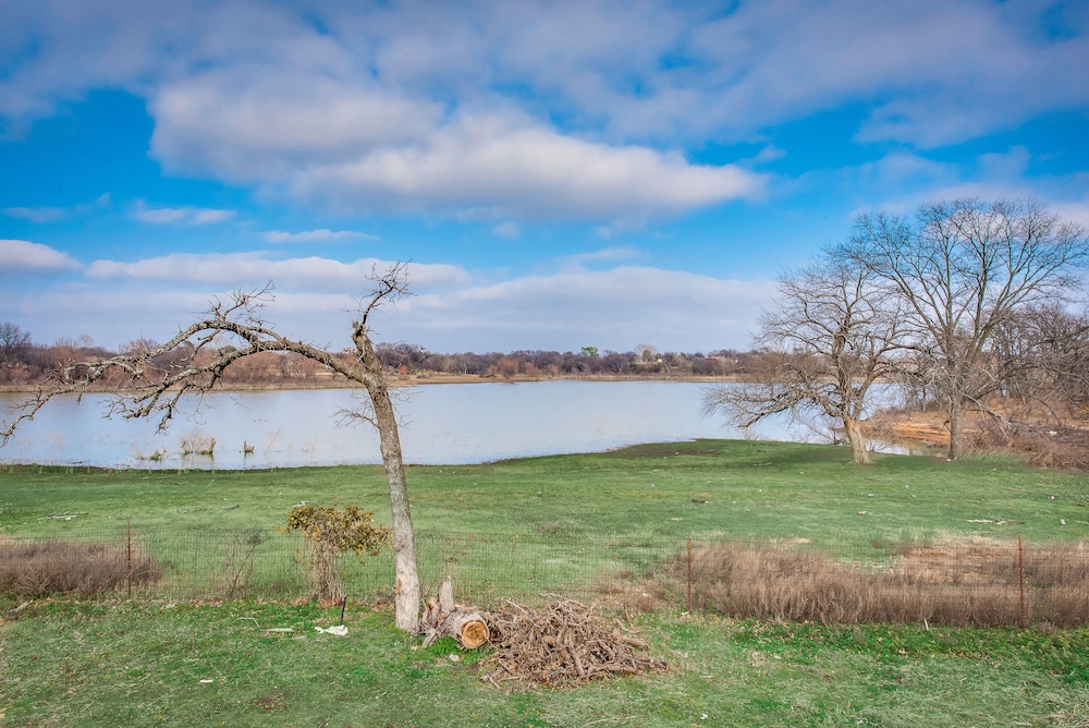 Beautiful Kayewood Waterfront Retreat view 3