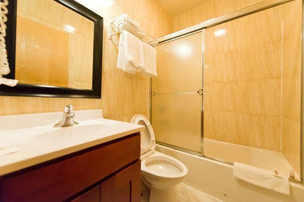 Flushing Vacations - Super Lake Hotel - Property Image 10