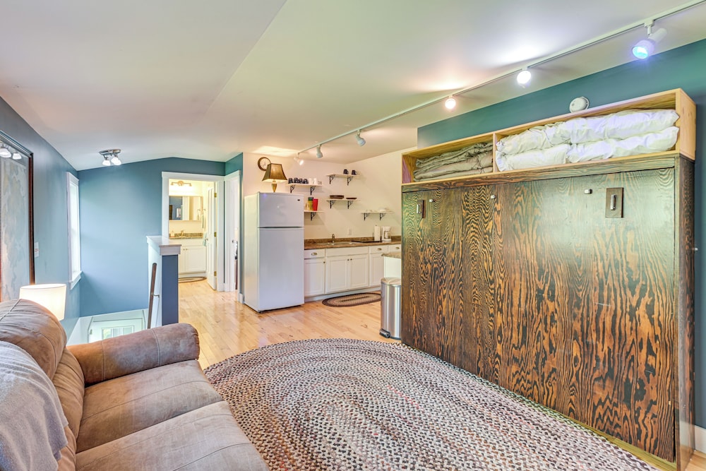 1 Mi to Acadia National Park: Spacious Retreat!