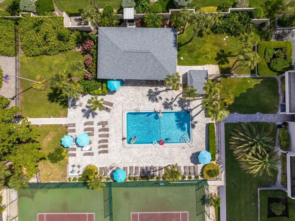 Upgraded Lake House Condo 1min To Siesta Key Beach