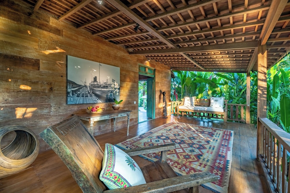 Nag Shampa Private Estate
