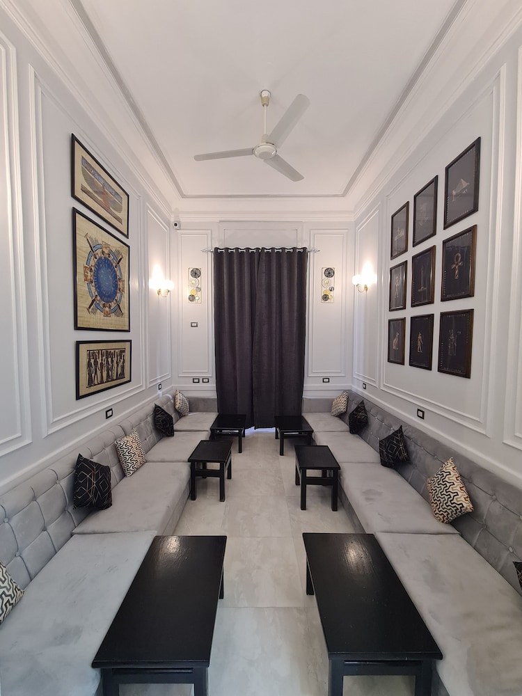 The Australian Hostel
