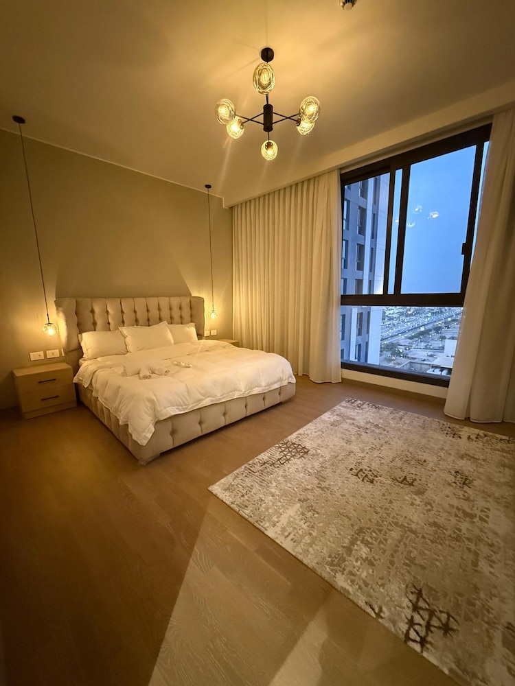 Alsawah Wide 3BR APT in aeon towers