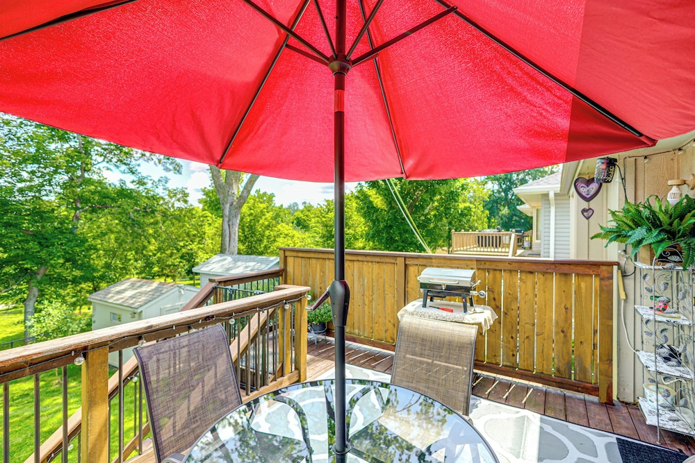 5 Mi to Platte River: Inviting Bellevue Rental