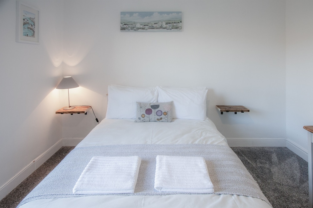 Post Office House - 3 Bed - Reynoldston view 2