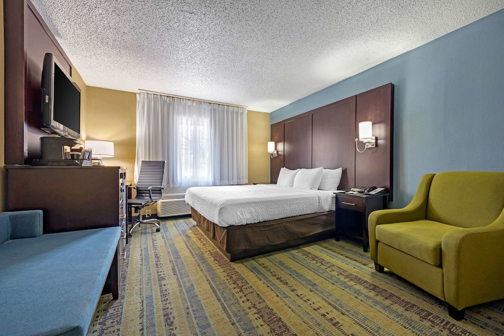 Lexington Vacations - Clarion Hotel Conference Center - North - Property Image 30
