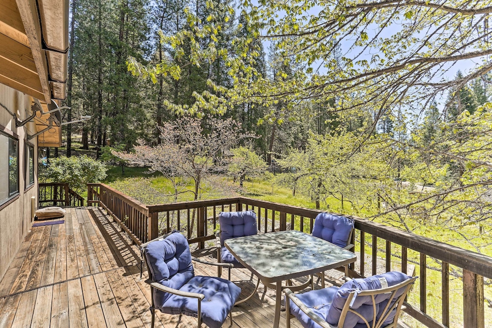 Vibrant Weaverville Escape w/ Deck & Creek!