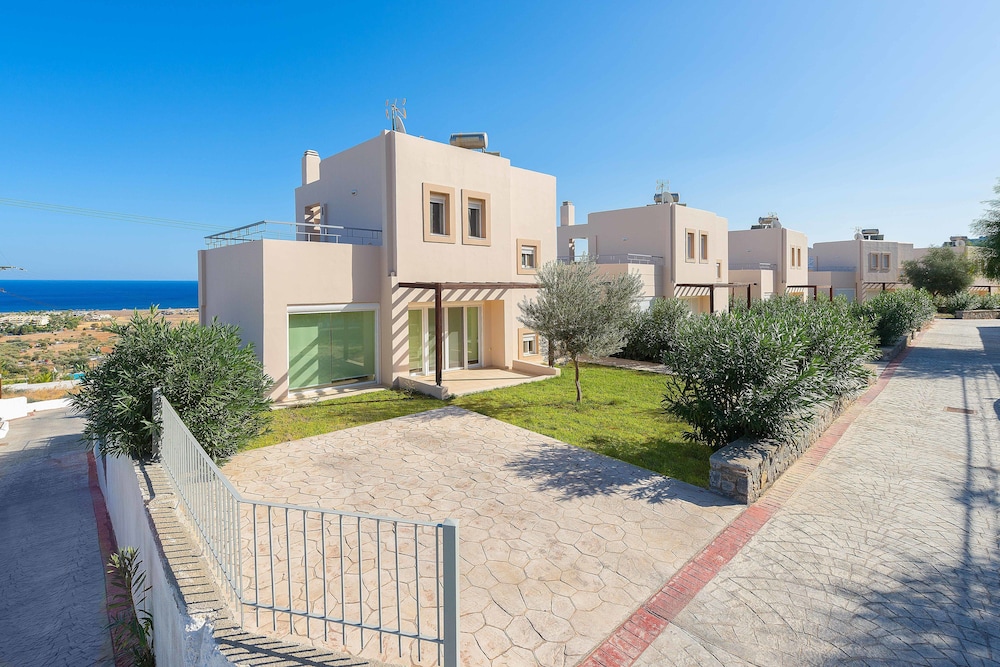 Athoniki Villas