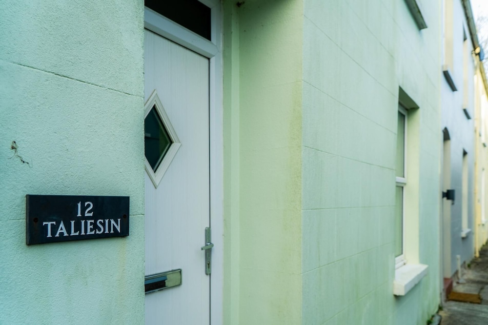 Taliesin - 5 Bedroom Holiday Home - Tenby