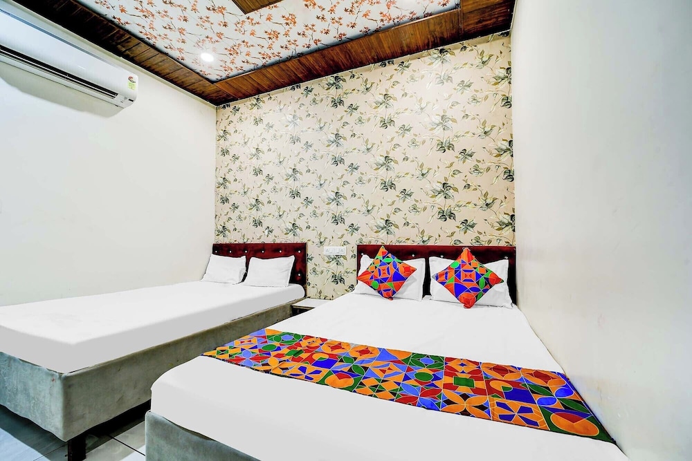 Fabhotel Mahak Palace