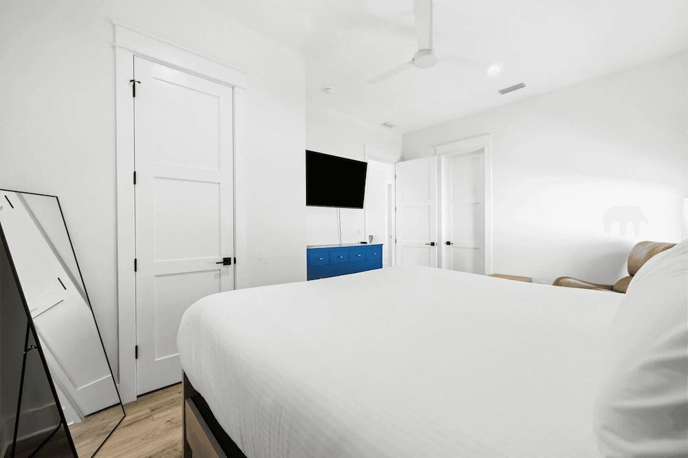 Juan Fine Day by Avantstay Sleeps 18 Heated Pool + Golf Cart