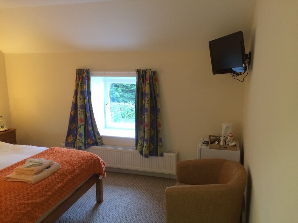 The Village Inn and Kirtle House B&B