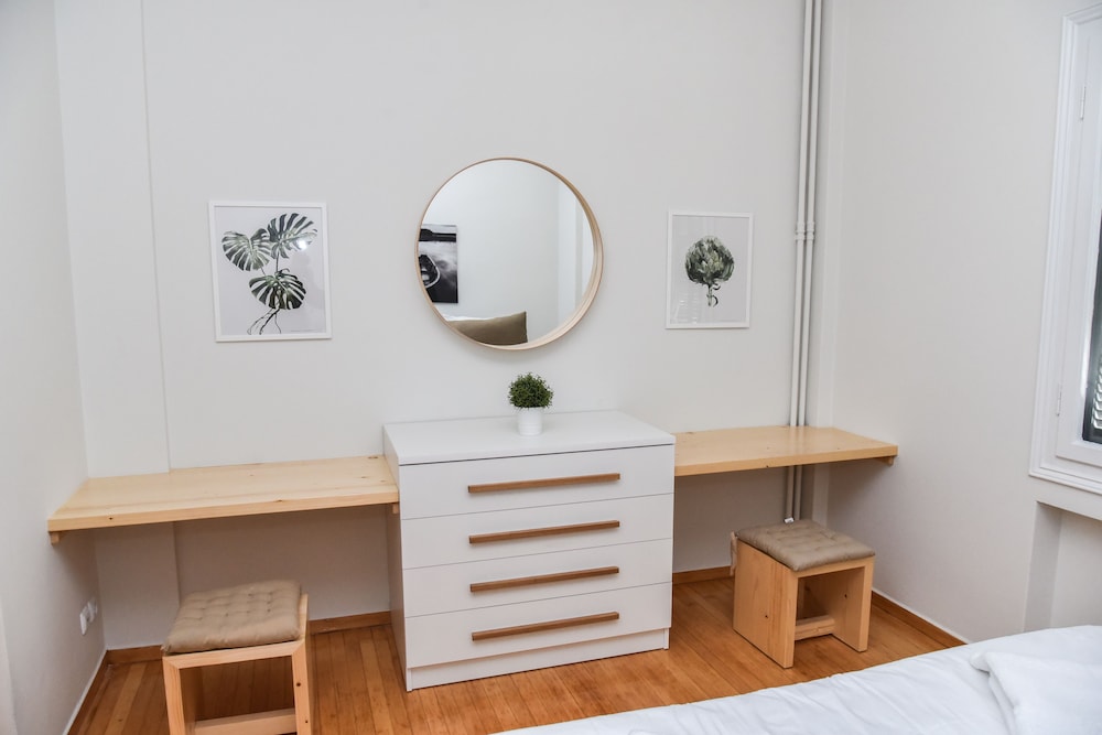 Warm Apartment at Exarchia 1 bed 2 pers