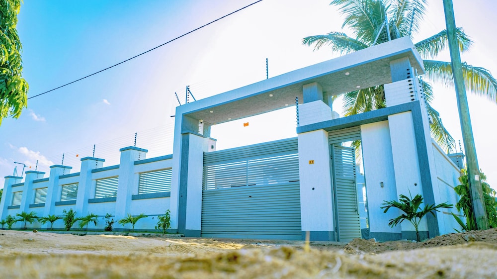 8 Guests - 4 Bedrooms - Dar Es Salaam City
