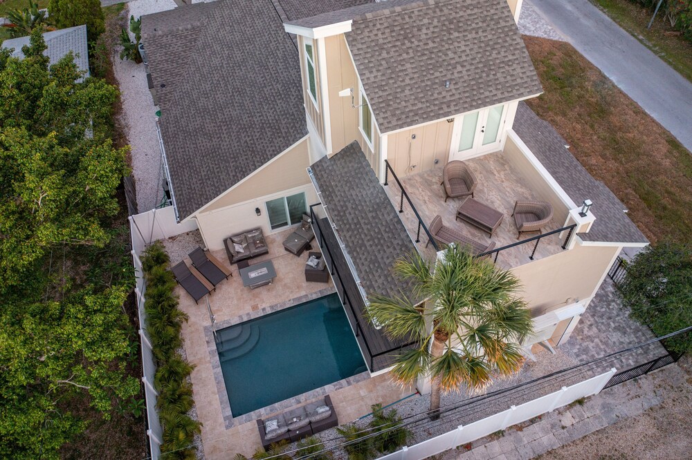 Sunset Dreams - Monthly Beach Rental 5 Bedroom Home by Redawning - Image 5