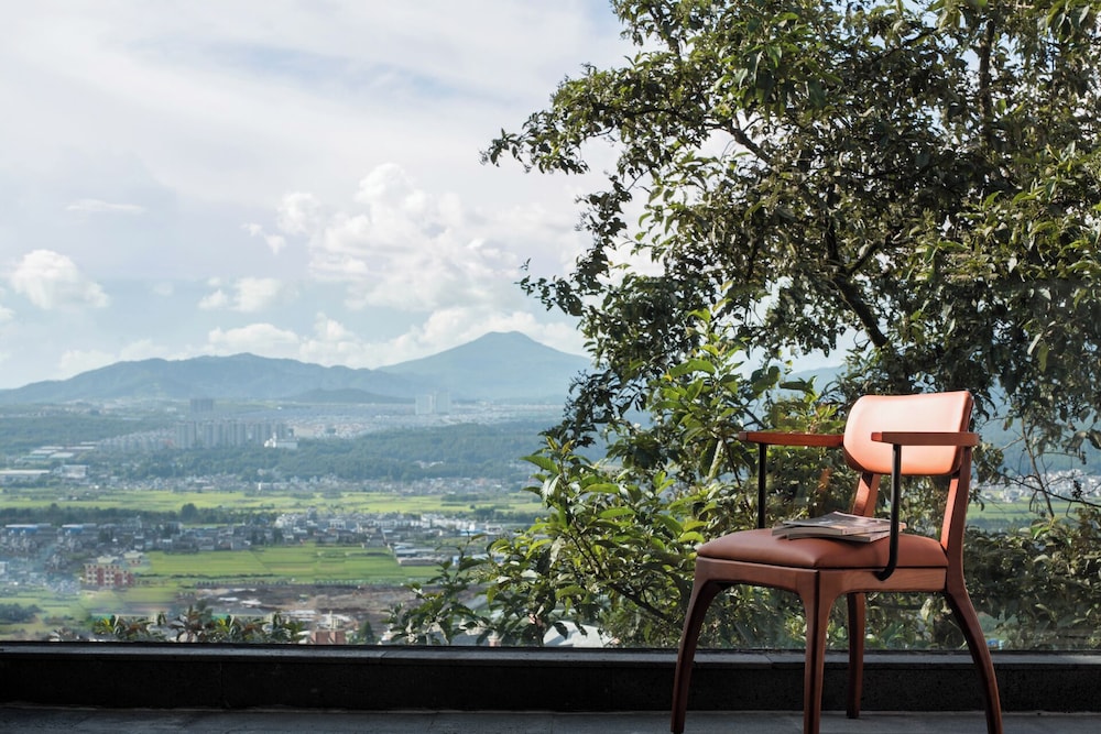 Tengchong Budu Hot Spring Resort Hotel