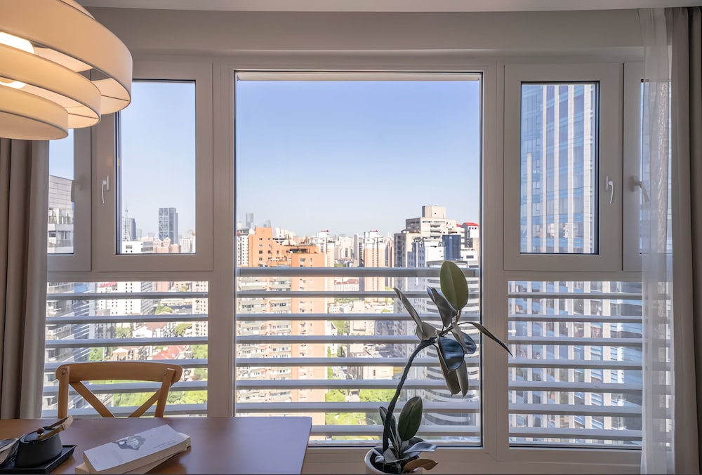 Shanghai Hills & Fan Stay