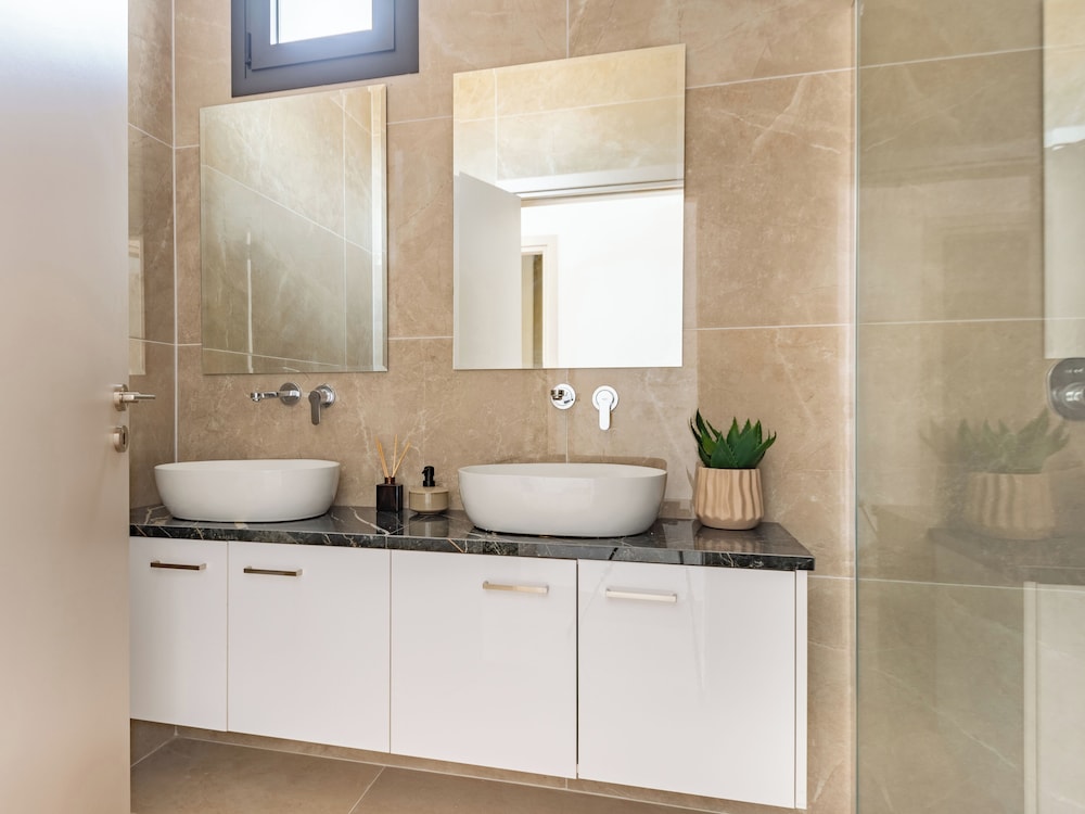Sanders River Plaza Limassol Apartment