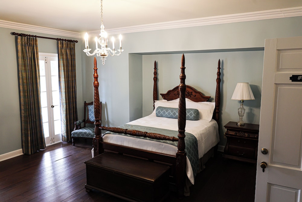Ormond Manor