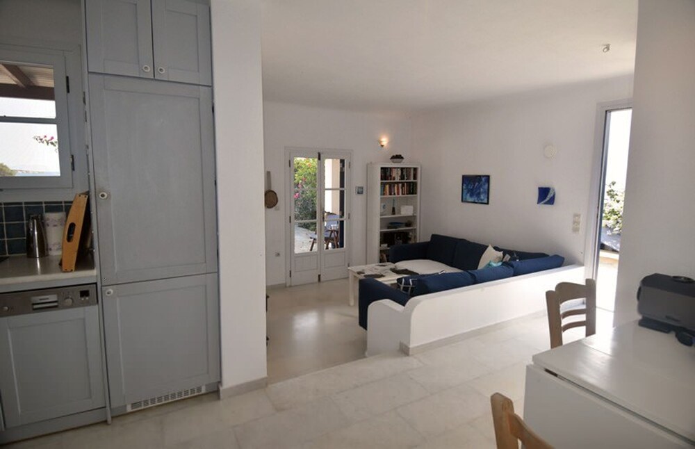 Angali HM Quiet 3 Bdrm Home on the Beach