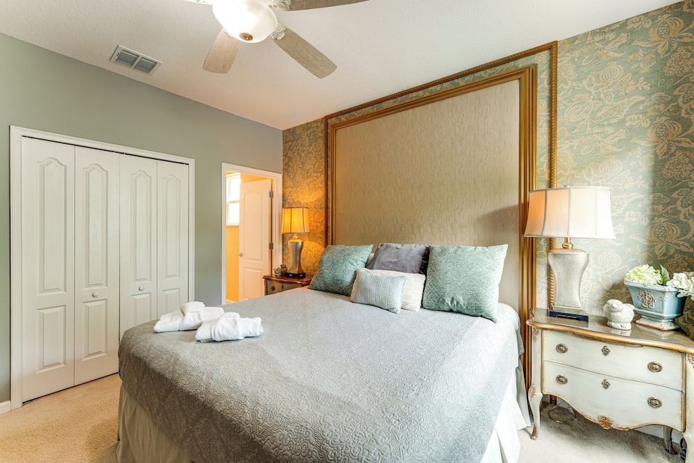 Themed Rooms, Pool & More! Custom Davenport Villa