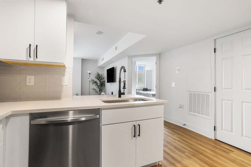 Well Appointed Apartments W Full Comfort