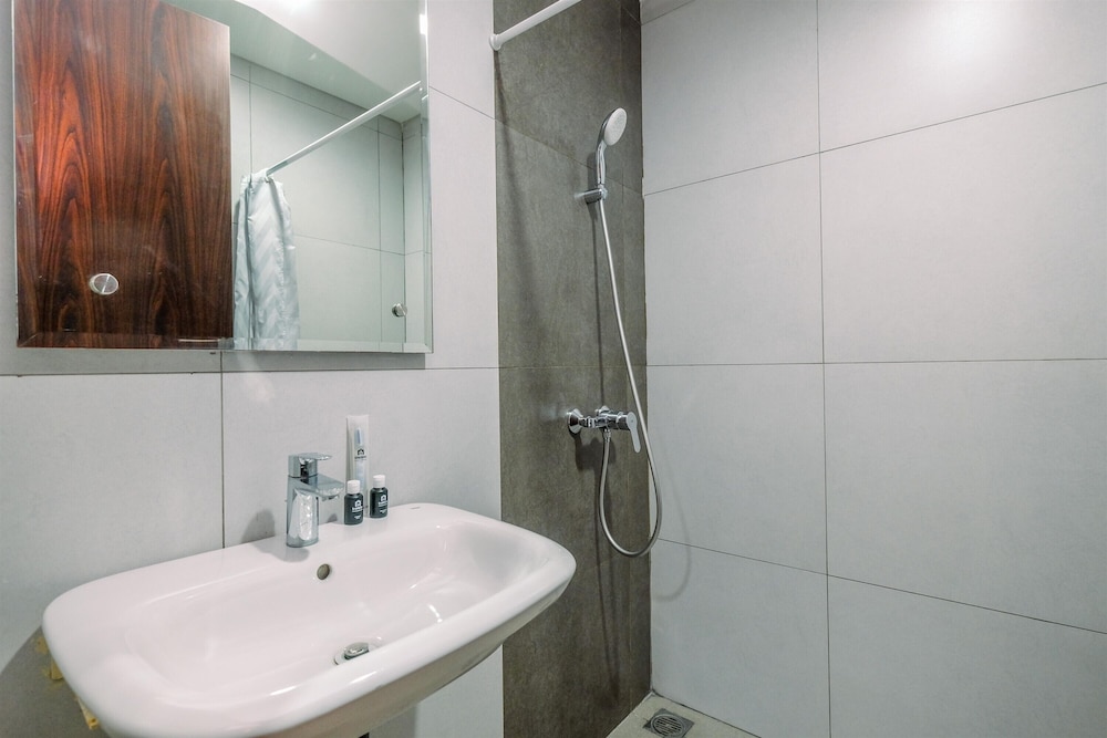 Comfy And Nice Studio At Lrt City Bekasi Apartment
