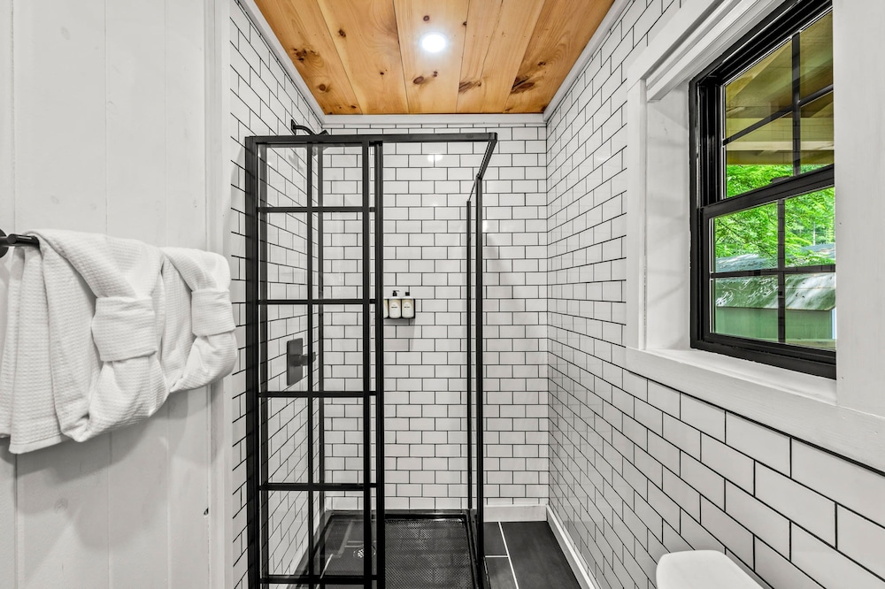 Gburg Pet-friendly Studio Cabin 5 Firepit Games