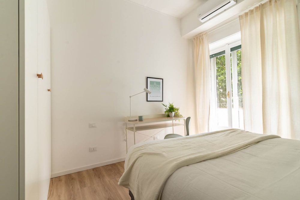w Stylish 2BR Near Navigli City Landmarks
