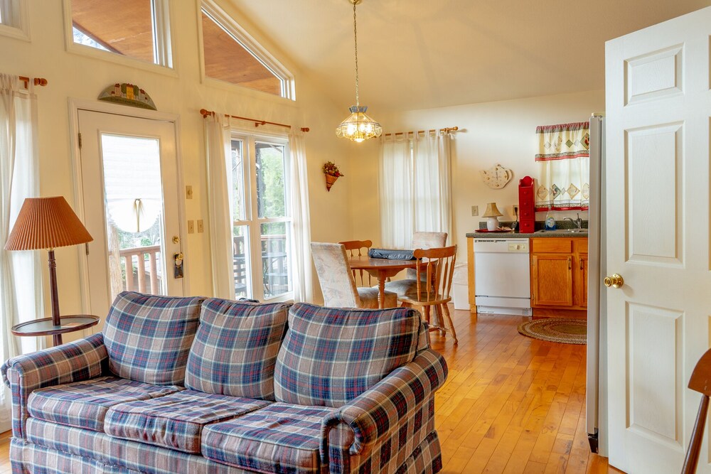 The Chimney Rock Inn & Cottages
