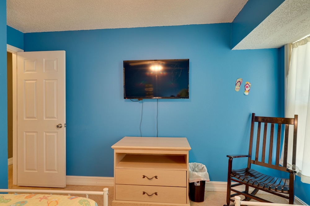 Cape Coral Vacation Home w/ Lanai & Private Pool! view 4