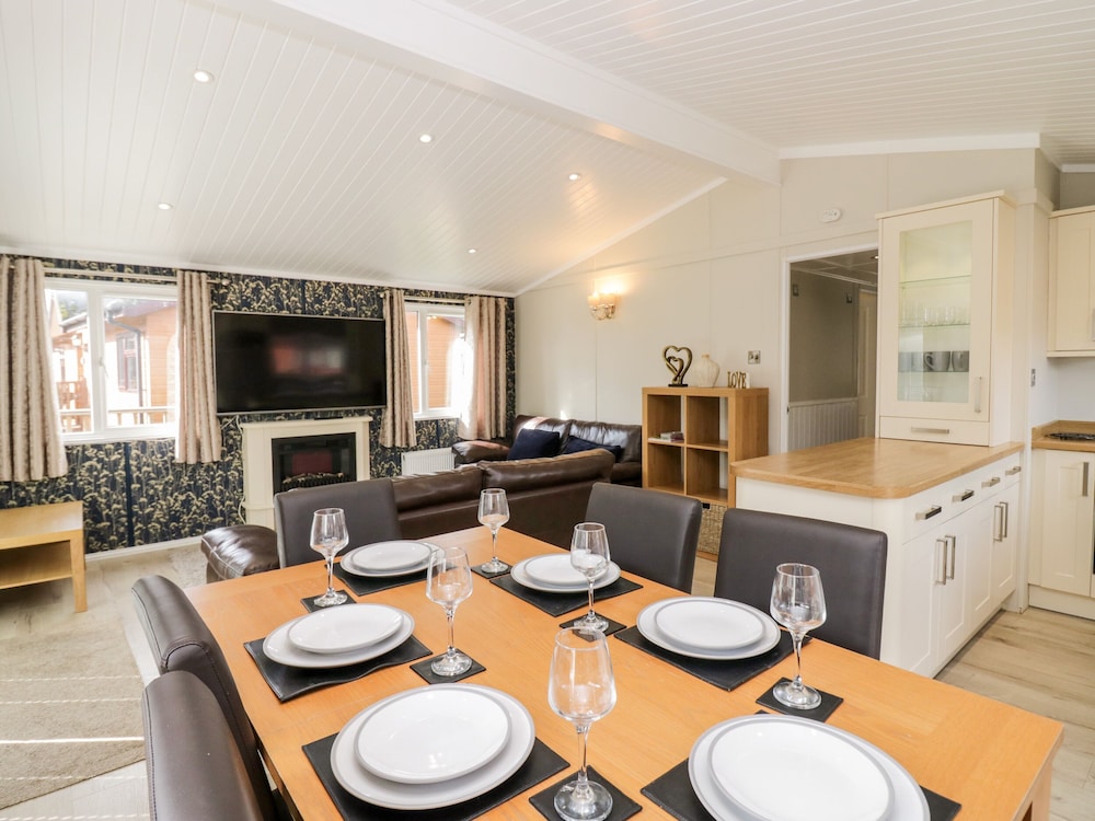 Lake View Lodge